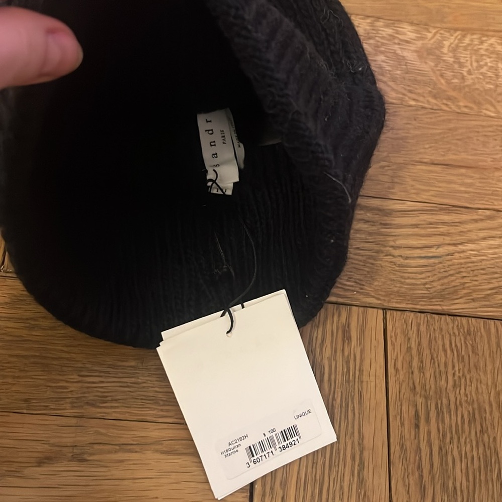 Sandro hat with Pom Pom - Picture 3 of 3